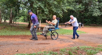 Parque Altamiro Pacheco ganha equipamento para exploração de trilhas por cadeirantes